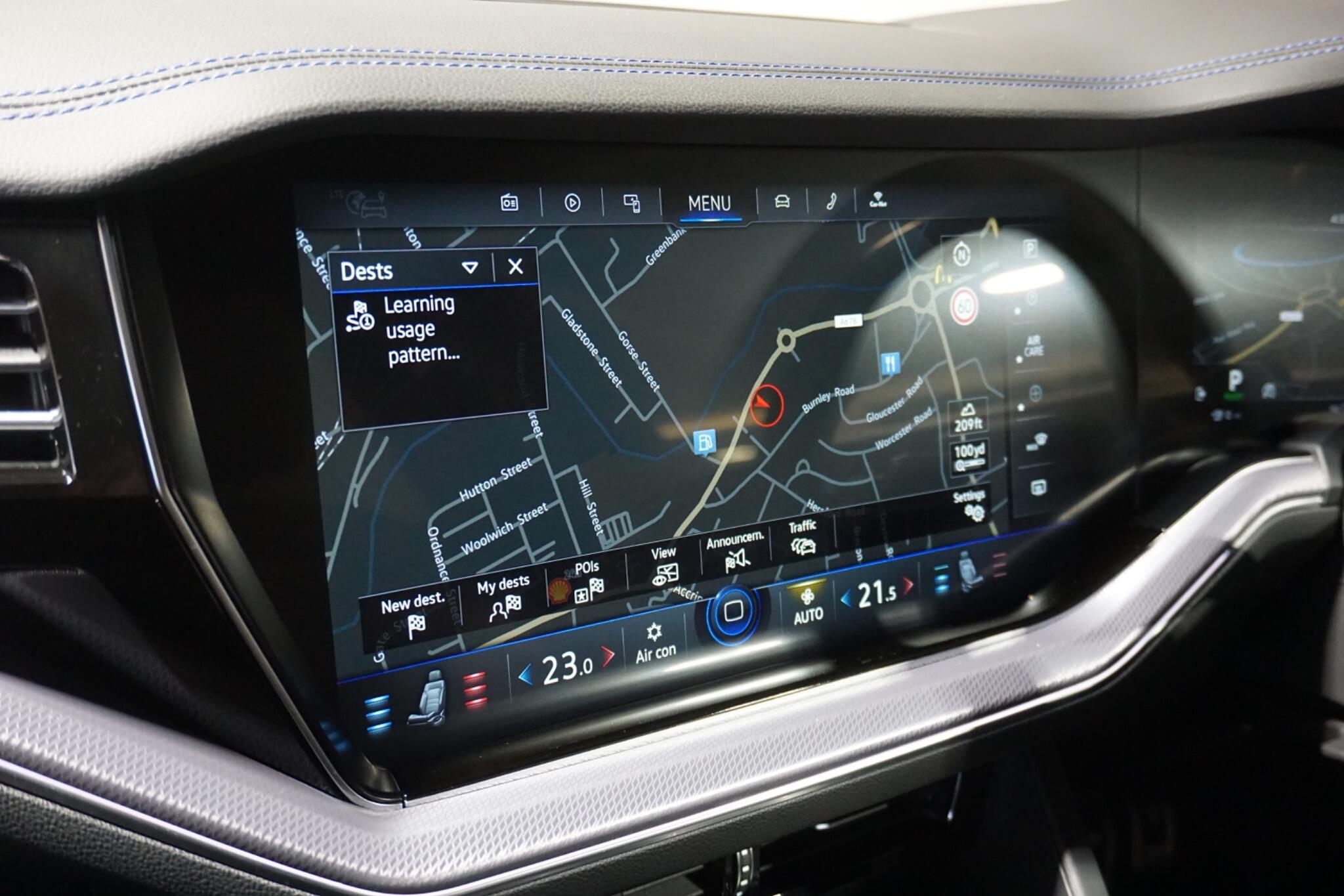 Volkswagen Touareg 3.0 V6 TSI eHybrid 14.3kWh R SUV 5dr Petrol Plug-in Hybrid Tiptronic 4Motion Euro 6 (s/s) (462 ps)